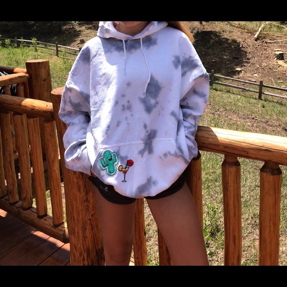Tie dye sweatshirt-premium patched hoodie
